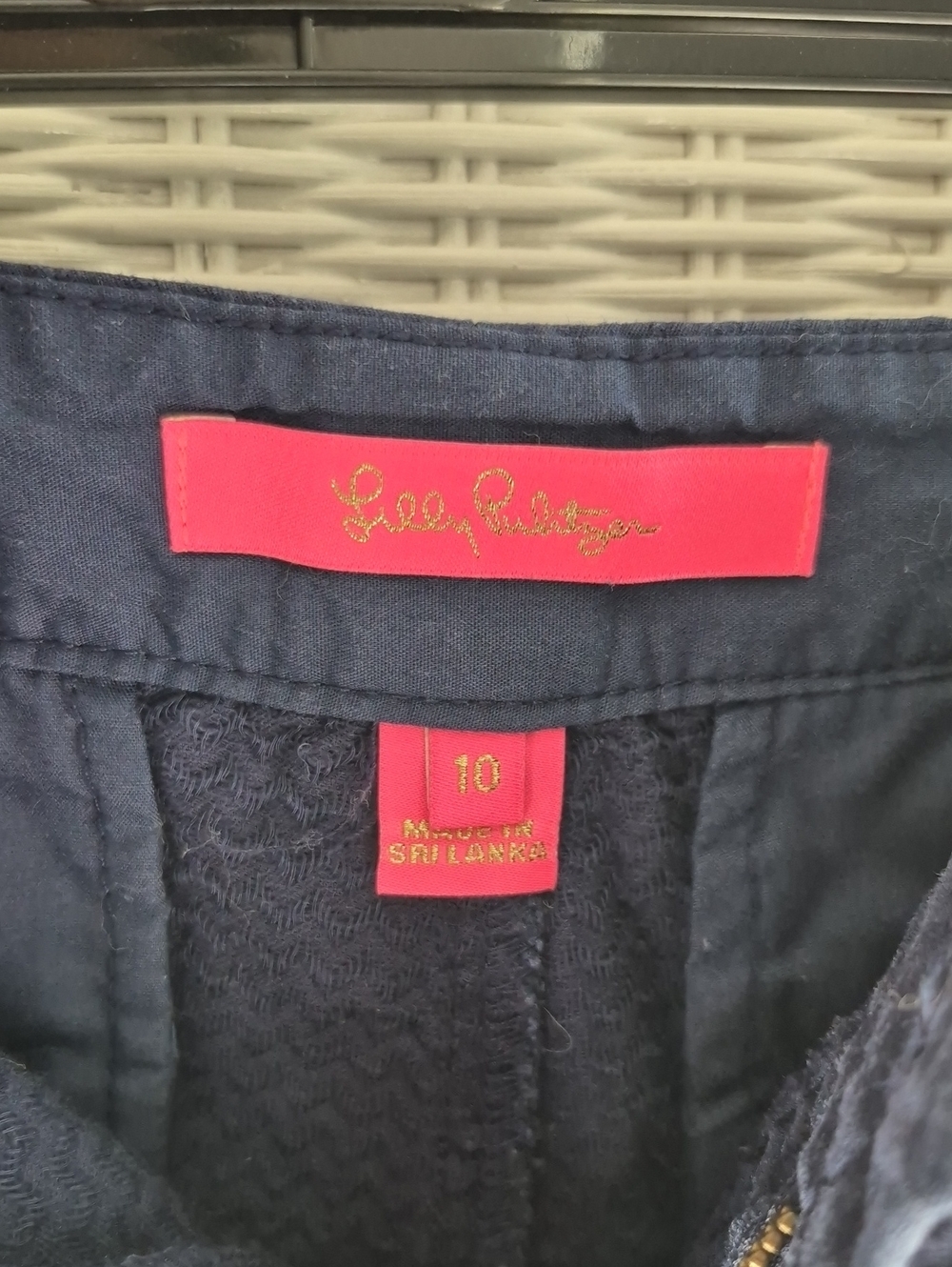 Lilly Pulitzer Buttercup Scallop Shorts In True Navy Size 10 - Picture 2 of 6